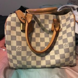 ***NOT REAL*** Louis Vuitton Small Bag !!